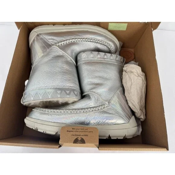 NIB MANITOBAH Silver Metallic Leather Shearling Wool Fur Moccasins Boots Sz 8 - Picture 5 of 14
